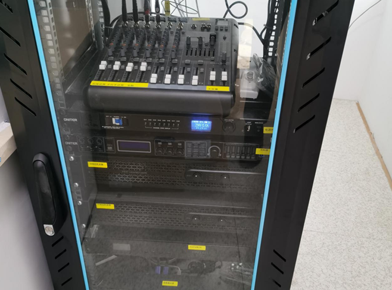 武裝部多功能廳多媒體智能化弱電工程機(jī)房 武裝部多功能廳多媒體智能化弱電工程機(jī)房